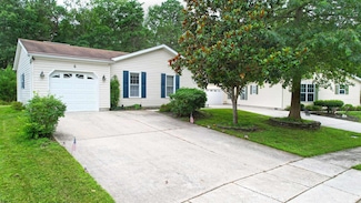 6 Knollwood Dr, Mays Landing, NJ 08330