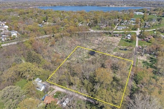 26605 N Brooks St, Wauconda Township, IL 60084