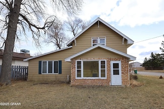 301 N 4th St, Fisher, MN 56723