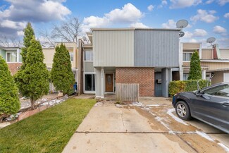2015 Berkshire Cir Unit E, Carpentersville, IL 60110