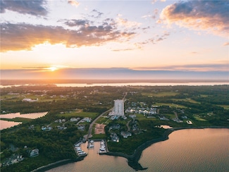 1 Tower Dr Unit 406, Portsmouth, RI 02871