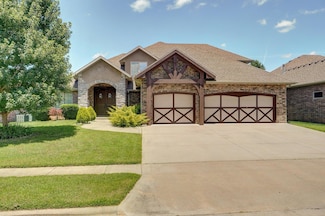 3245 W Brett Dr, Springfield, MO 65810