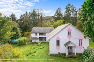 4 Churchland Rd, Saugerties, NY 12477