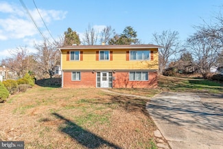 7852 Oreana Dr, Annandale, VA 22003