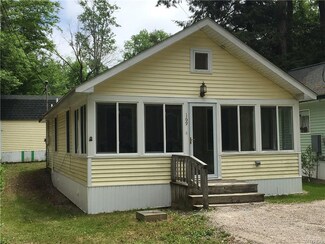 169 Pinegrove Ave, Arcade, NY 14009