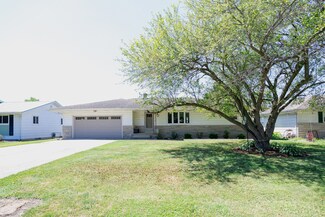 111 Countryside Ln, Crescent City, IL 60928