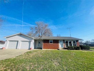 931 W Belleville St, Nashville, IL 62263