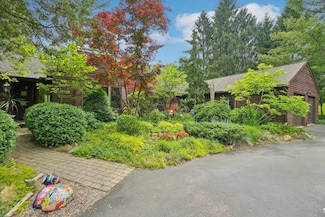 3377 Timberwood Ln, Ann Arbor, MI 48103