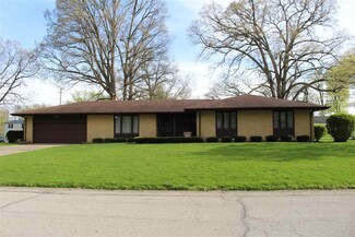 221 Oakwood Dr, Williamsport, IN 47993