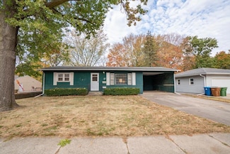 3040 W 9th St, Waterloo, IA 50702