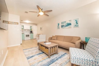 1301 Redwood Ln Unit E, Gulf Breeze, FL 32563