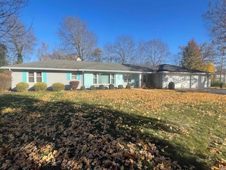 320 W Roselawn Dr, Logansport, IN 46947