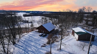 1865 Trophy Run Ln, Harpers Ferry, IA 52146
