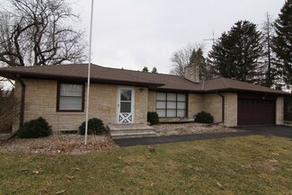 515 W Park Ave, Sheridan, IL 60551