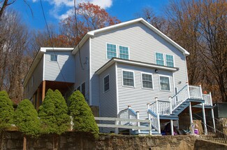 32 Spring St, Ansonia, CT 06401