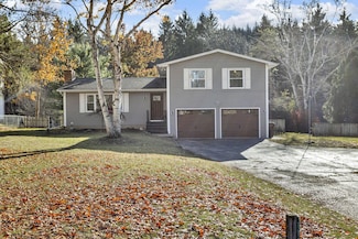 1965 E Kimmel Rd, Jackson, MI 49201