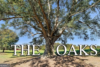 2 The Oaks Dr, Hartwell, GA 30643