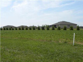 708 Edinborough Ct, Haubstadt, IN 47639