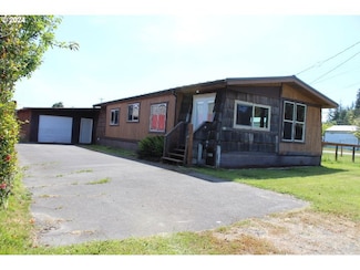 110 N 5th St, Lakeside, OR 97449