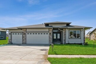 305 Dogwood Ln, Tiffin, IA 52340