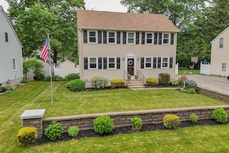 94 Robert Hall Rd, Manchester, NH 03103