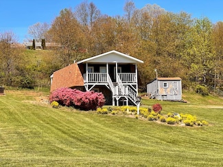 542 Volunteer Rd, Fancy Gap, VA 24328