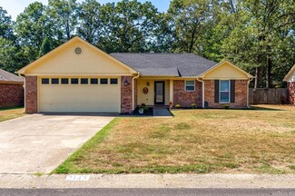 2145 Rainwood Ave, Conway, AR 72032