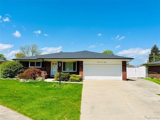 35455 Alta Vista Dr, Sterling Heights, MI 48312