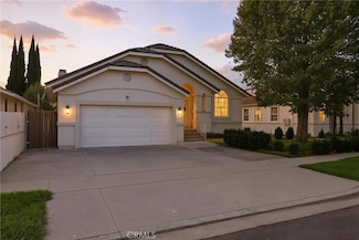 15727 Virginia Ave, Paramount, CA 90723