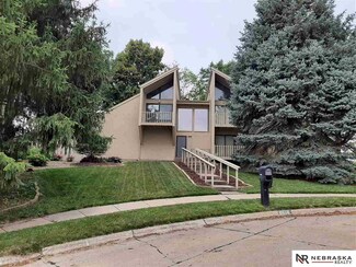 6608 S 77th Cir, Omaha, NE 68127