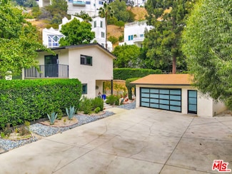3906 Alta Mesa Dr, Studio City, CA 91604