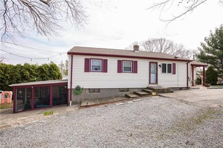 298 Simmonsville Ave, Johnston, RI 02919