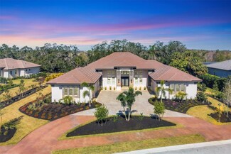 3927 Founders Club Dr, Sarasota, FL 34240