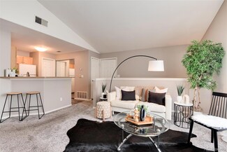8641 E Dry Creek Rd Unit 528, Englewood, CO 80112