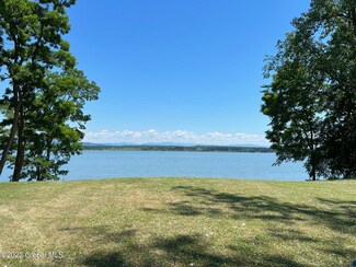 24 Breezy Haven Way, Crown Point, NY 12928