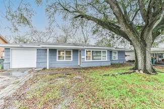 1413 Lake Rd, La Marque, TX 77568