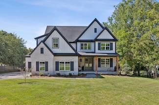 743 Hamilton Dr, Gallatin, TN 37066