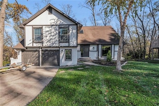 9204 NW 77th St, Kansas City, MO 64152