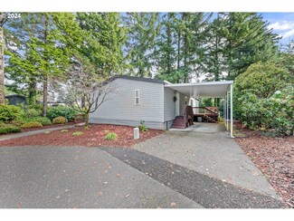 555 Shorepines Ct, Coosbay, OR 97420