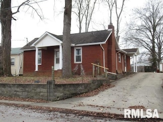 1307 S Washington St, Harrisburg, IL 62946
