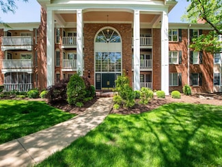 200 Ambridge Ct Unit 302, Chesterfield, MO 63017