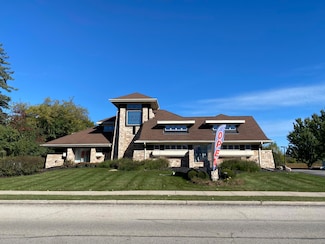 1550 W Mequon Rd, Mequon, WI 53092
