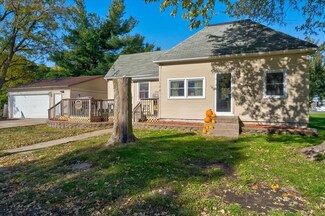 104 Birch St, Urbana, IA 52345