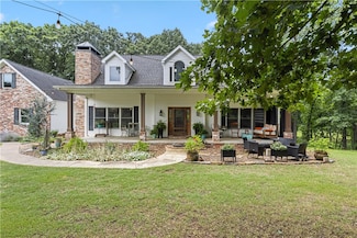 1421 Rustic Dr, Rogers, AR 72756