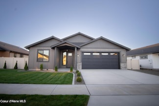 3819 May Ella Loop, Hauser, ID 83854