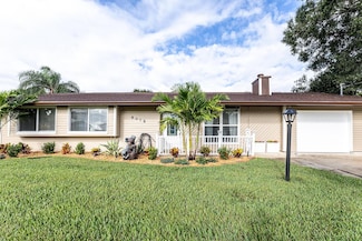 6015 Seagrape Dr, Fort Pierce, FL 34982