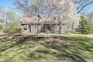 100 Parsons Rd, Enfield, CT 06082