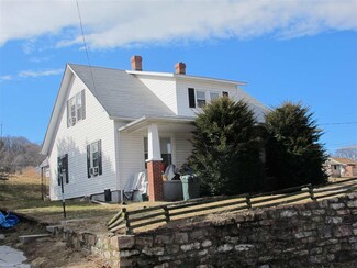 311 Montgomery St, Pearisburg, VA 24134