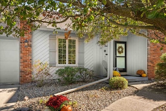 21 Pendleton Way, Bloomington, IL 61704