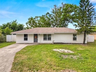 2937 Delrose Dr N, Lakeland, FL 33805